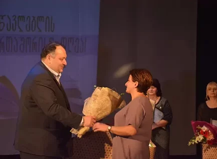 პედაგოგების დაჯილდოვება