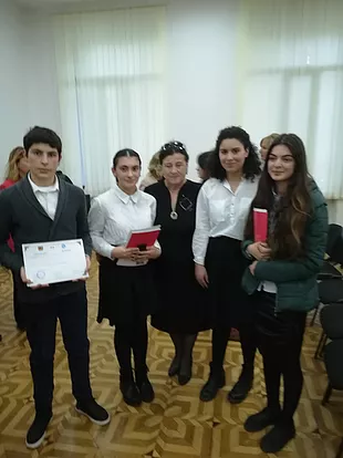 ესეების კონკურსი